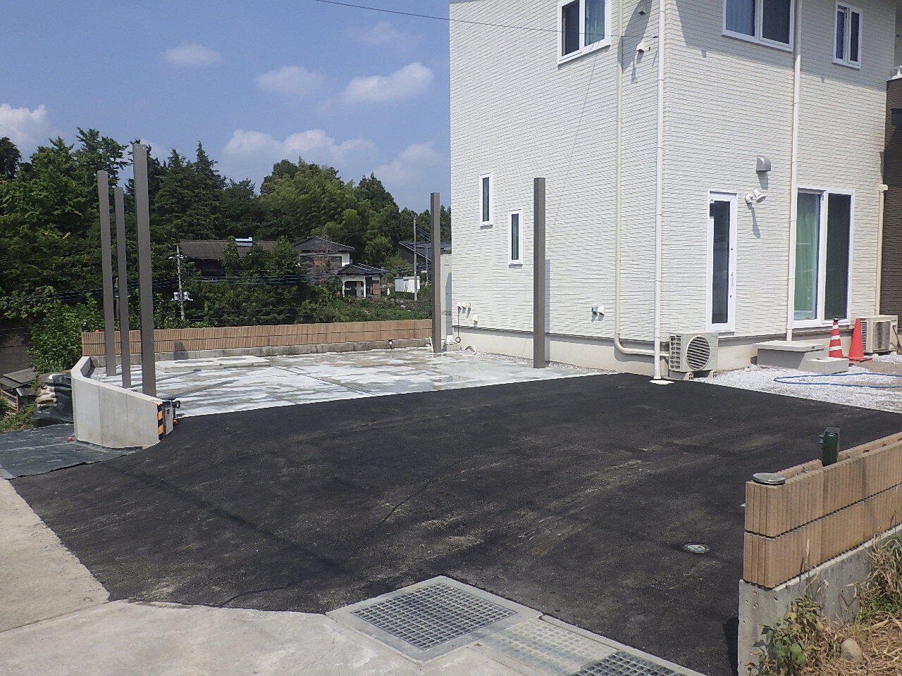 写真：ヤンマーアグリジャパン前橋支店様 駐車場整備工事の工事後　整備された駐車場