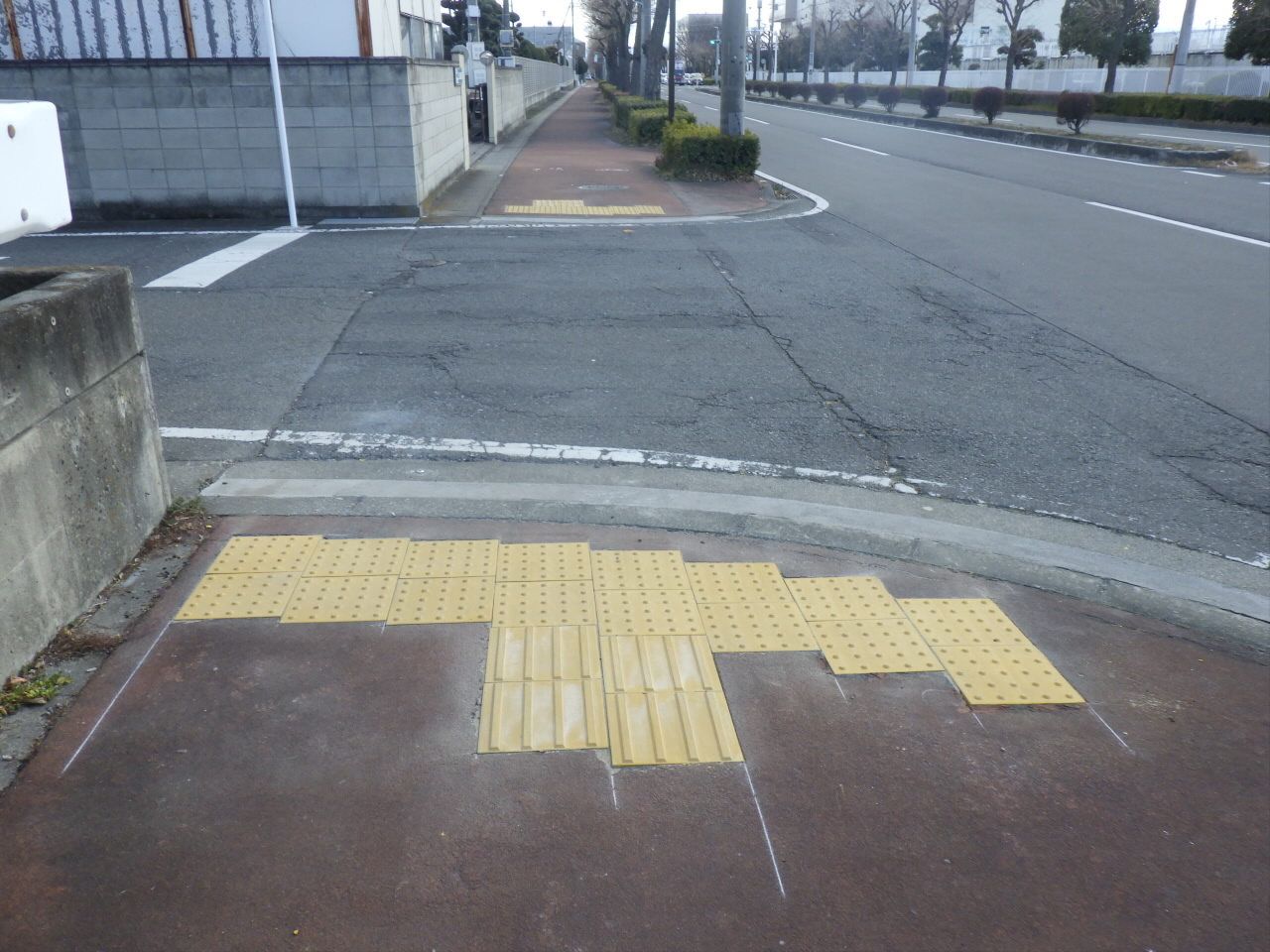 写真:単独公共単独交通安全対策事業(交安)歩道舗装補修工事の工事後